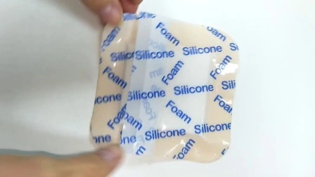Водонепроницаемая и впитывающая синяя стерильная гидрофильная силиконовая пена с силиконовой клейкой окантовкой